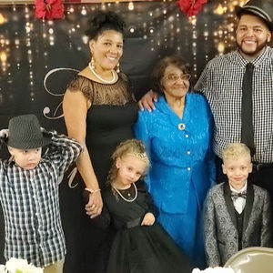 Meet your Posher, Cynthia